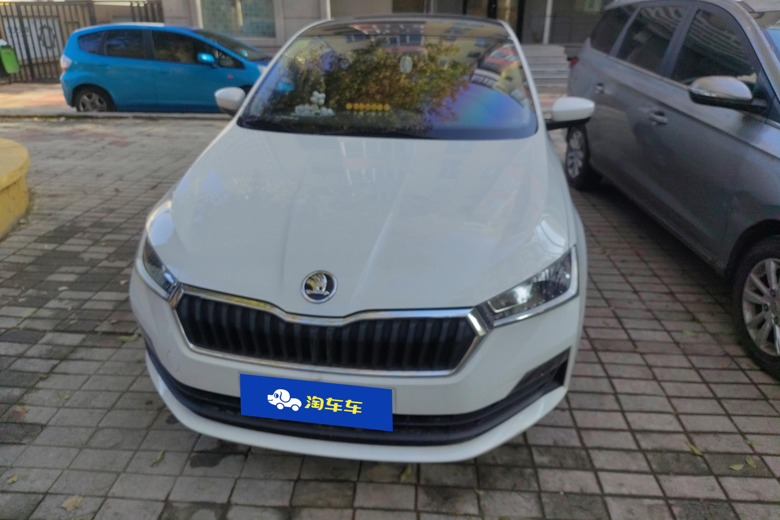 Skoda Rapid Spaceback 2021 car image #4