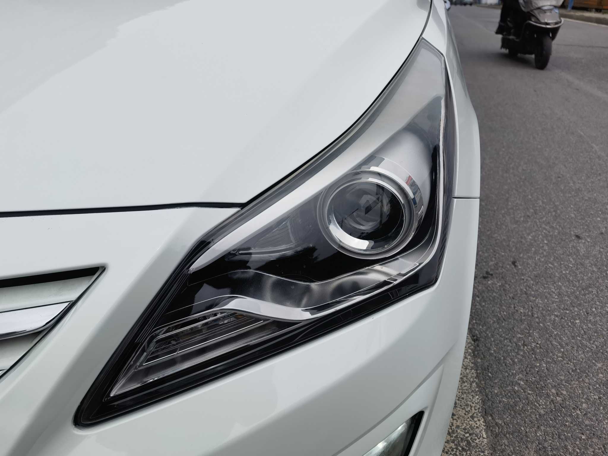 Hyundai Reina Hatchback 2016 imagem de carro #4