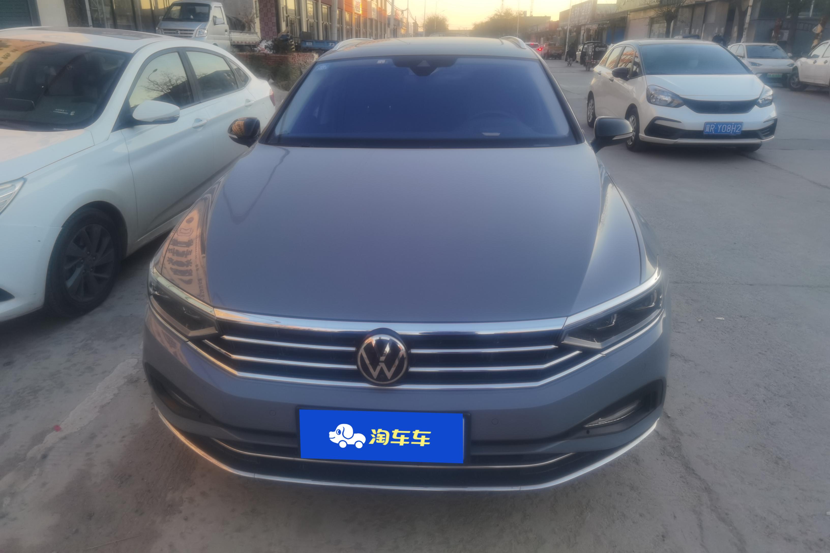 Volkswagen Passat Variant 2023 immagine di auto #4