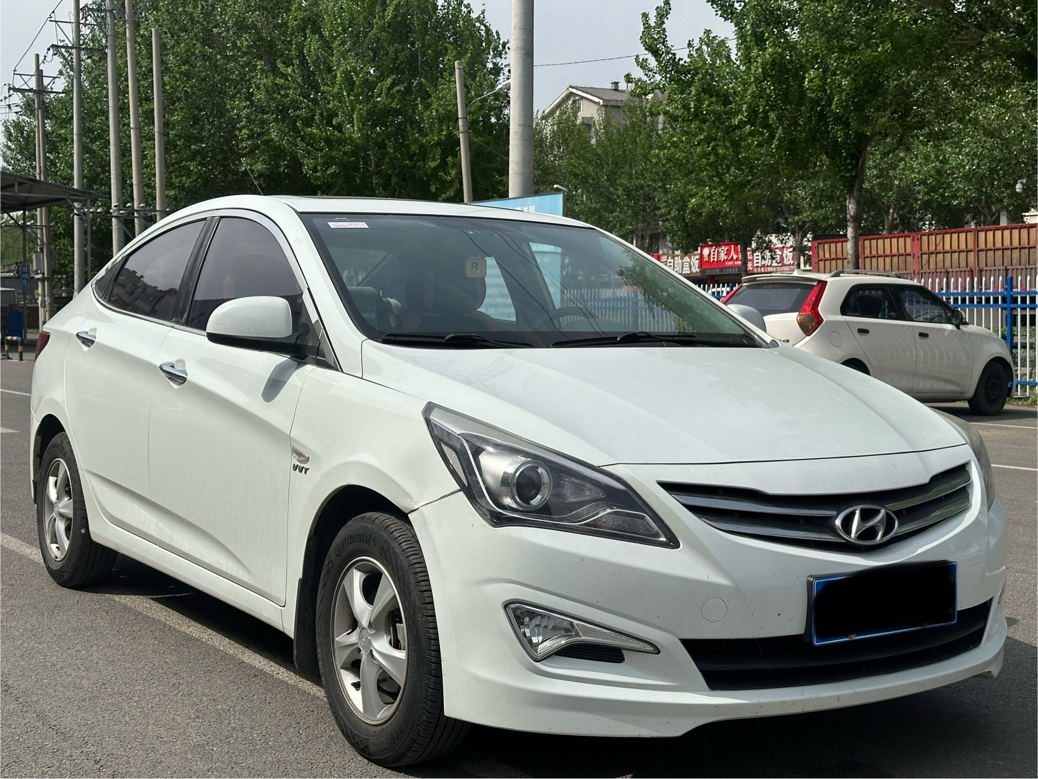 Hyundai Reina 2014 car image #4