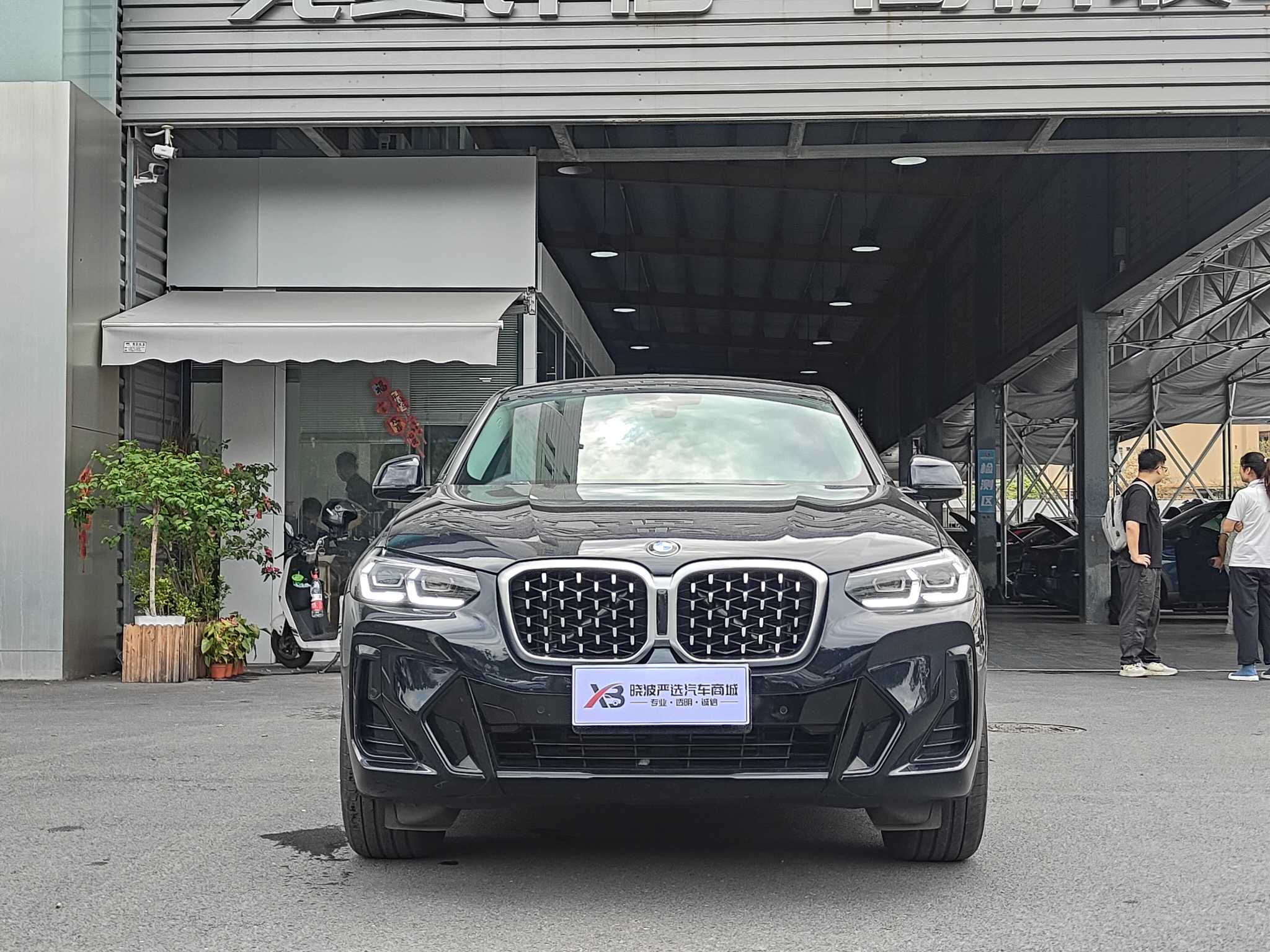 BMW X4 M40i 2022 immagine di auto #4