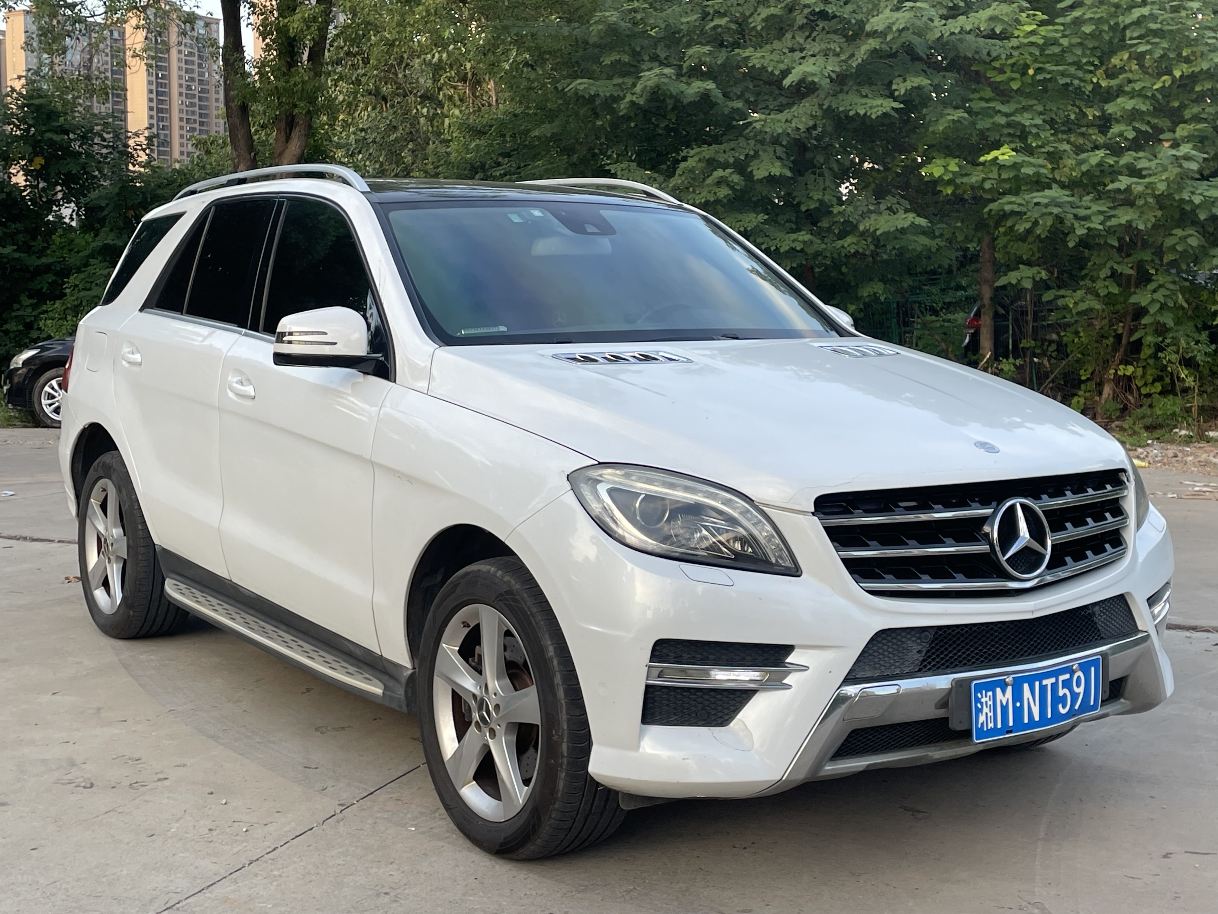 Mercedes-Benz M Class 2012 car image #4