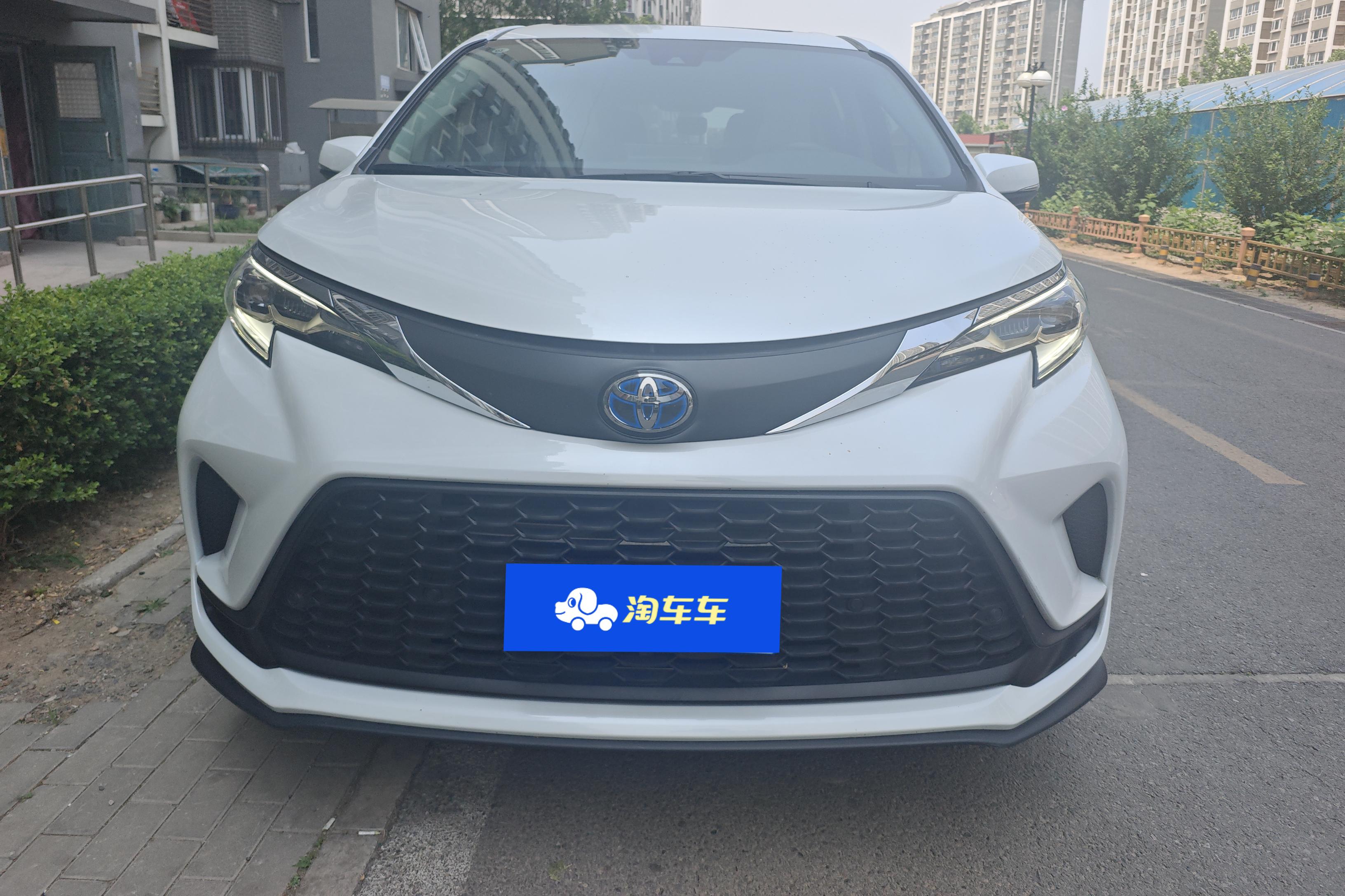 Toyota Granvia 2023 immagine di auto #4