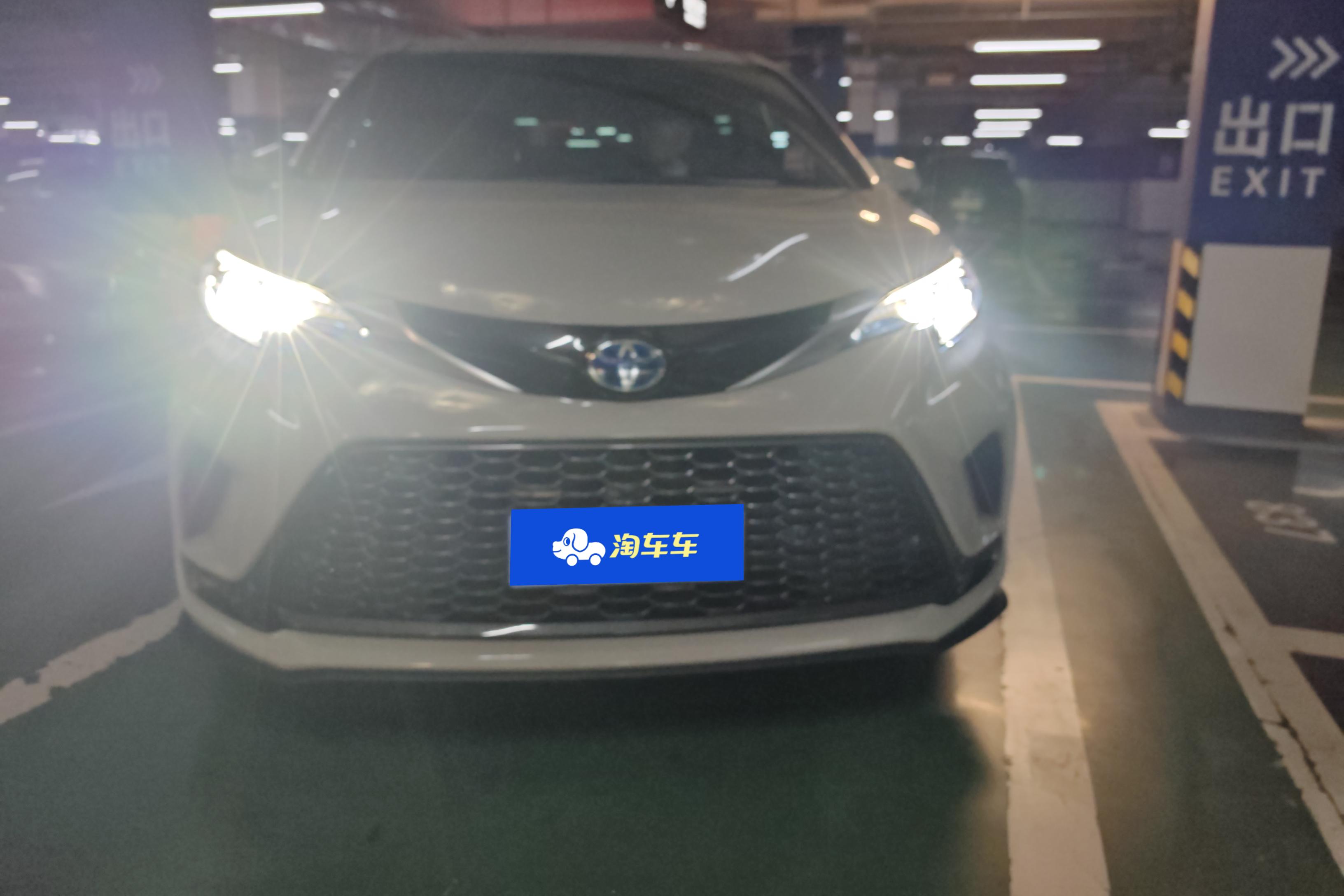 Toyota Granvia 2023 car image #4