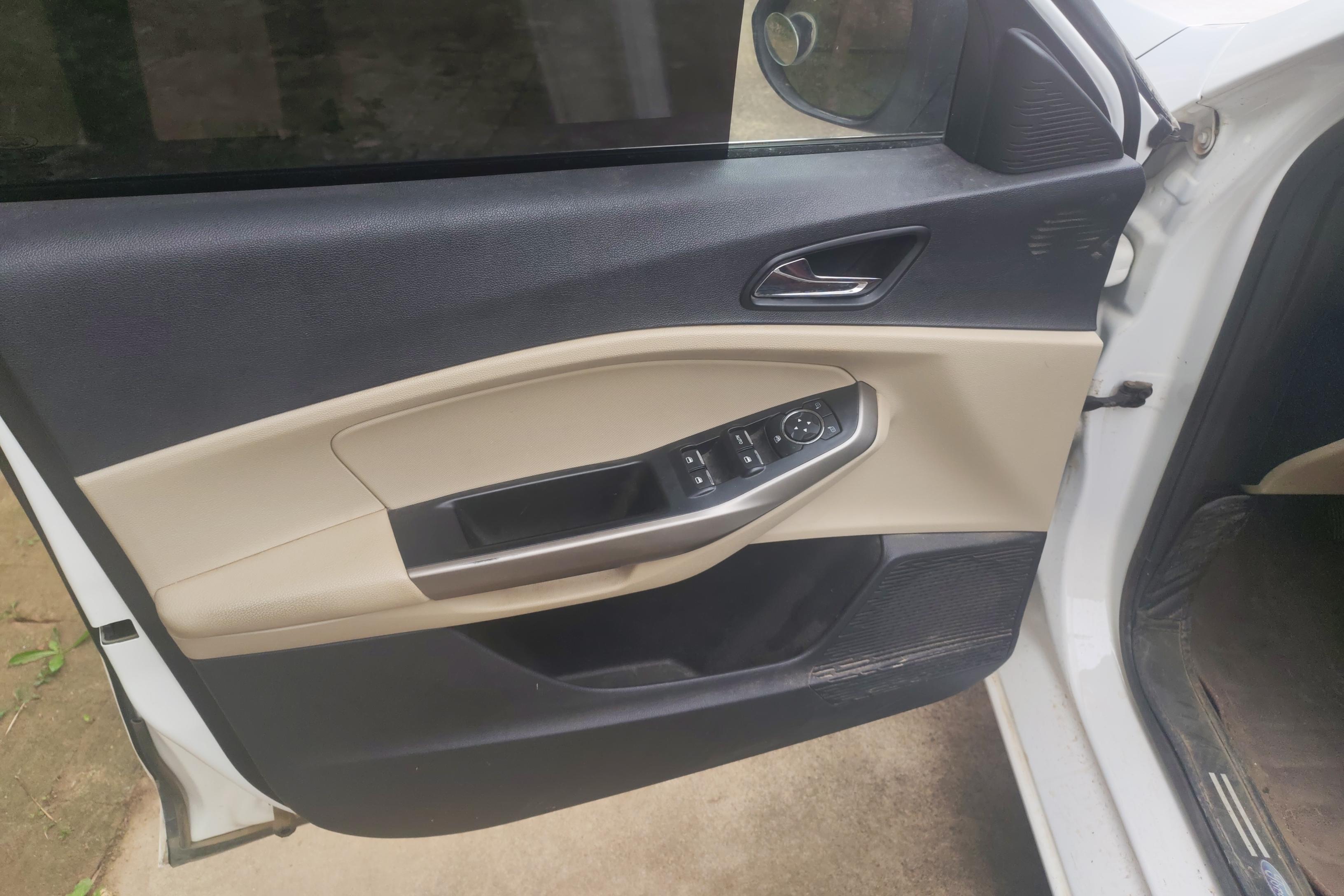 Ford Escort 2017 #4 Ford Escort 2017 immagine di auto #4