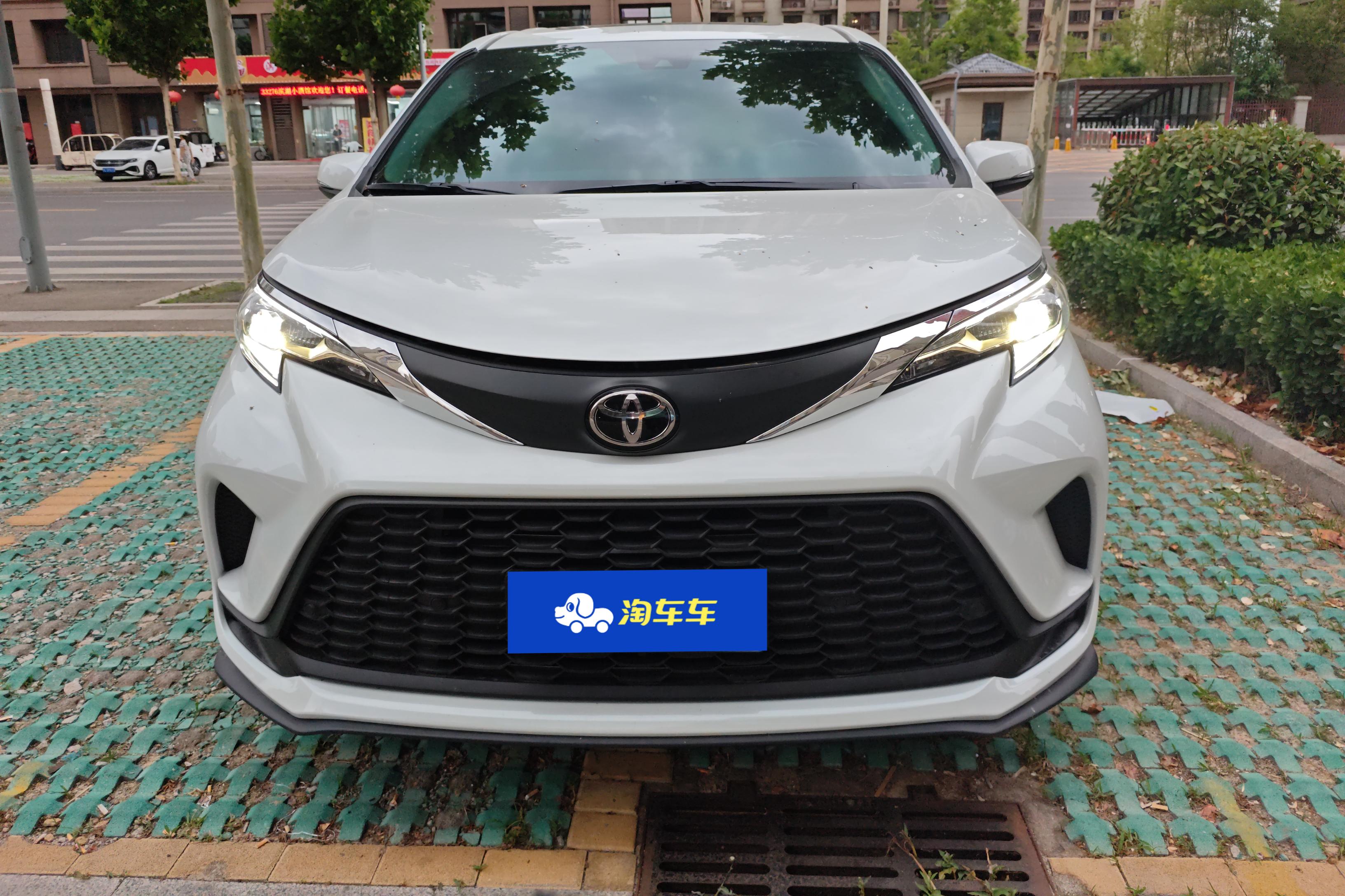 Toyota Granvia 2024 immagine di auto #4