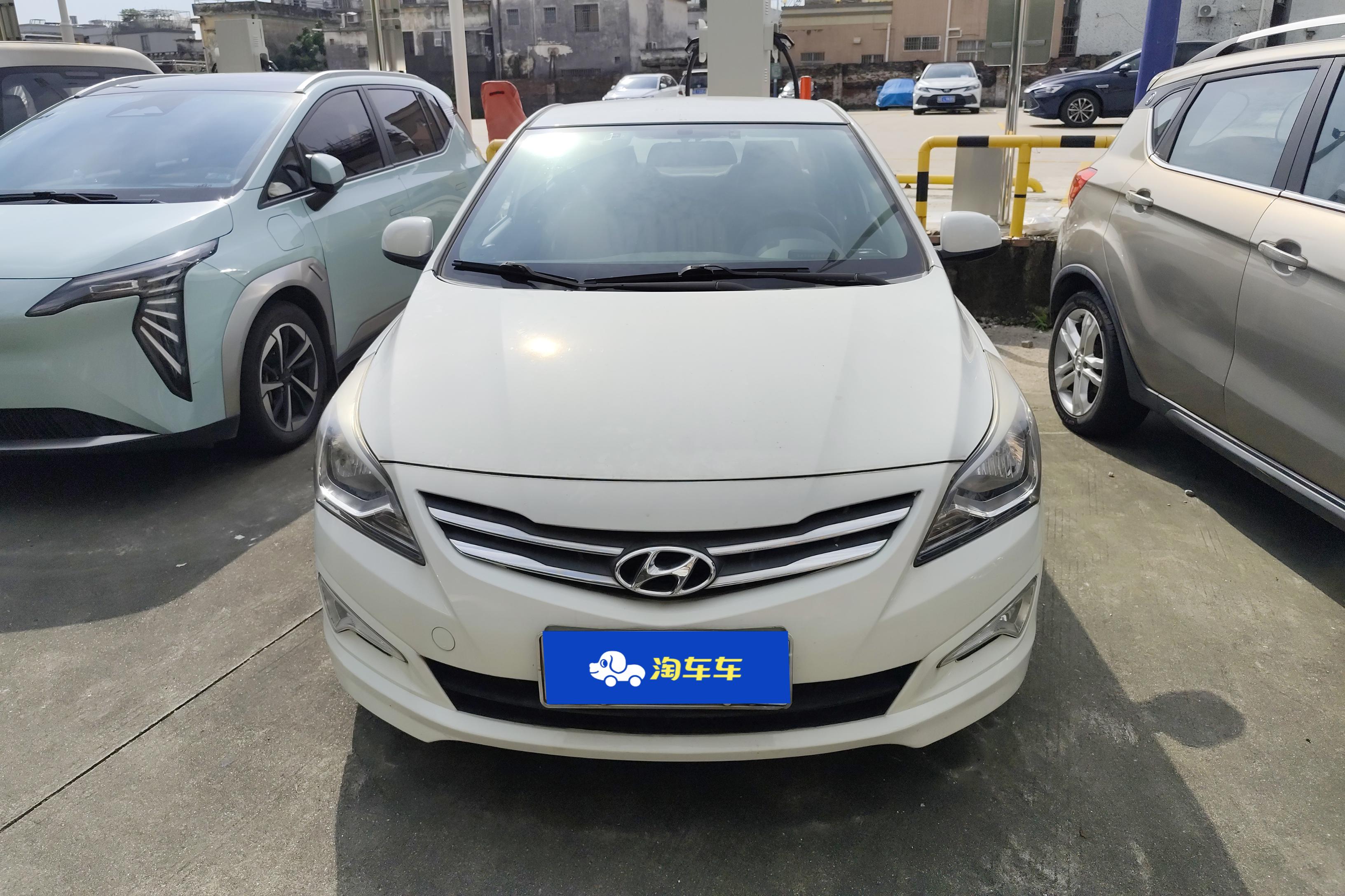 Hyundai Reina 2016 car image #4