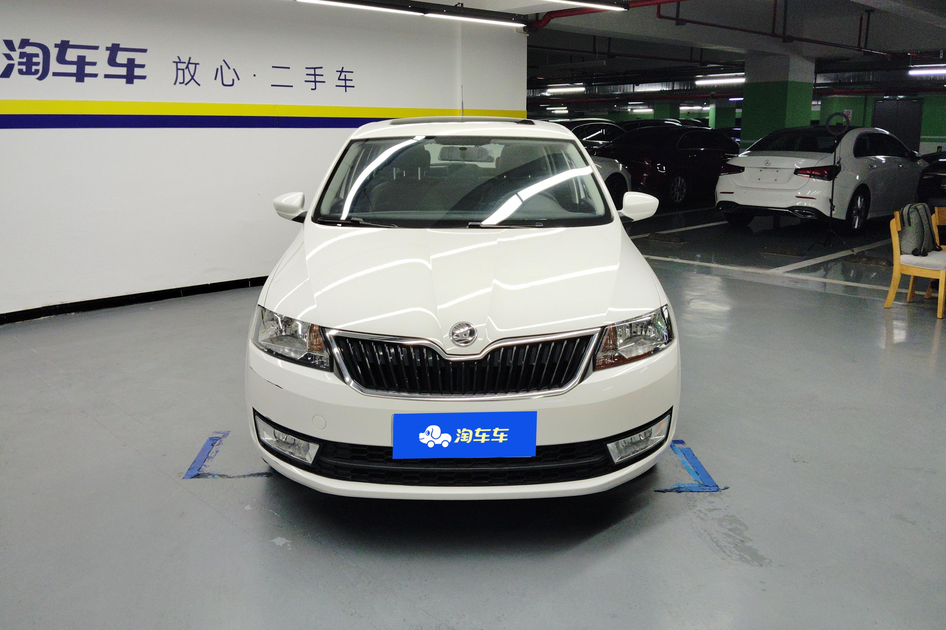 Skoda Rapid Spaceback 2016 car image #4