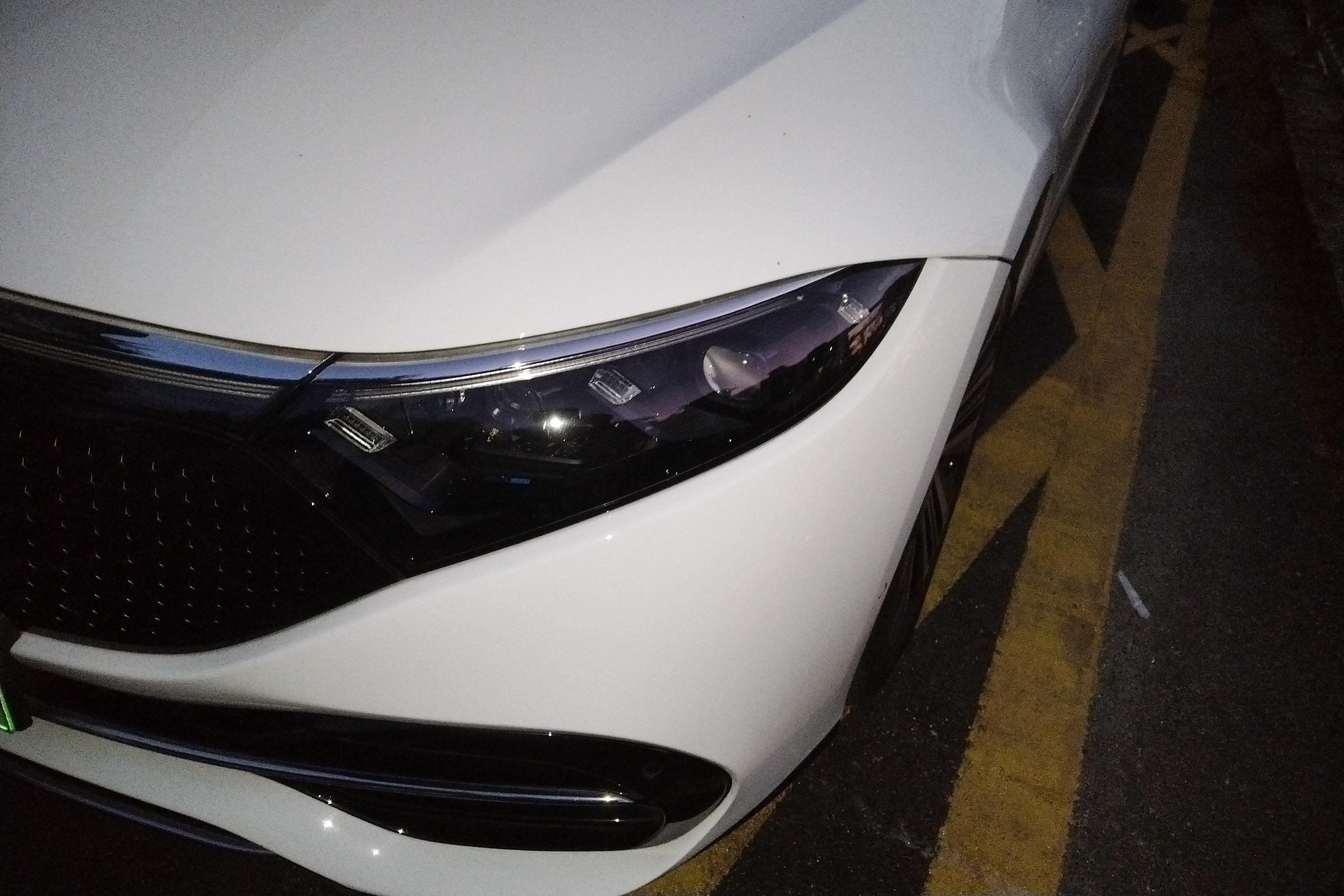 Mercedes-Benz EQS SUV 2022 car image #4