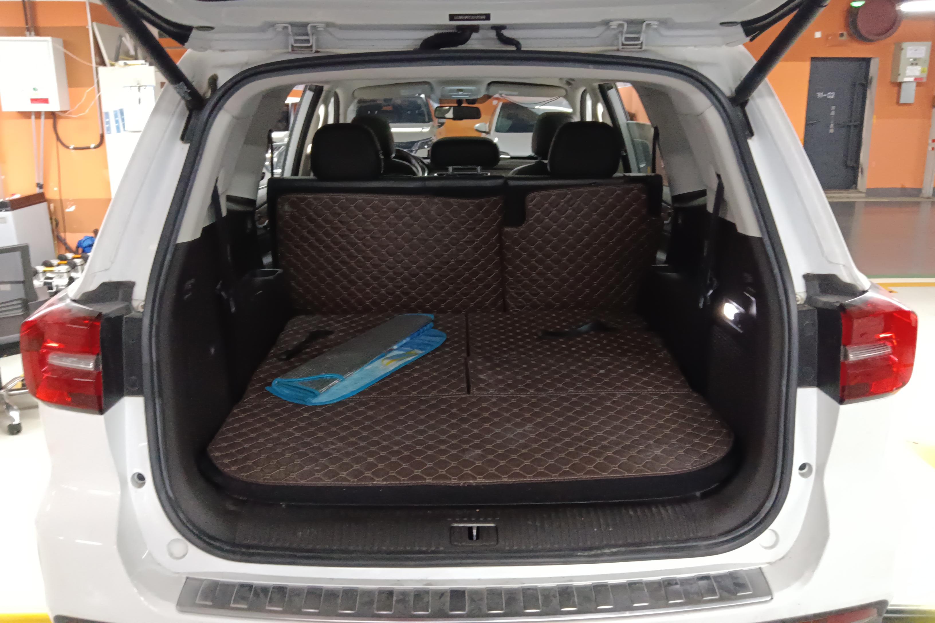 Roewe RX8 2018 изображение автомобиля #4