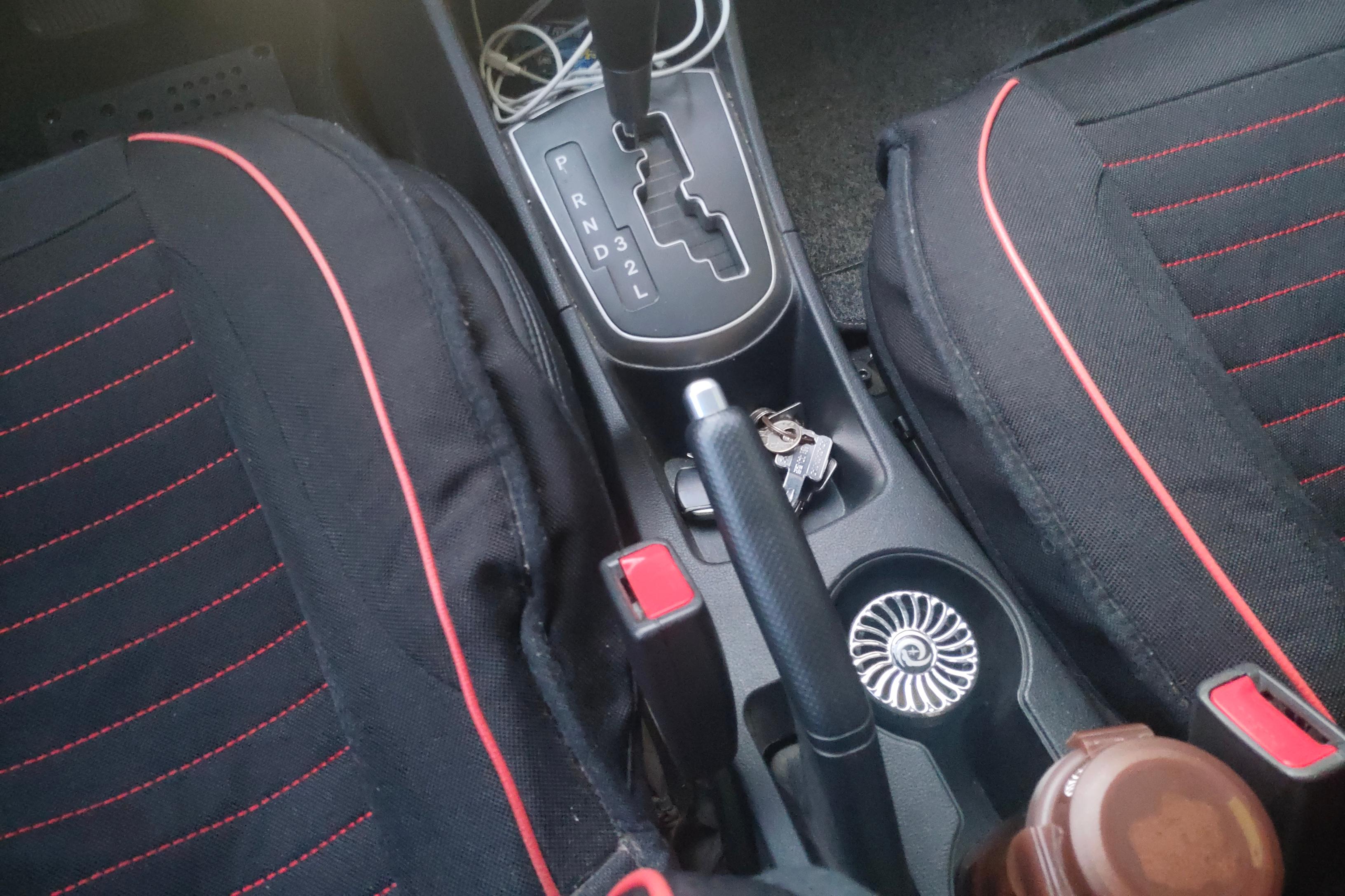 Hyundai Reina Hatchback 2014 #4 Hyundai Reina Hatchback 2014 immagine di auto #4