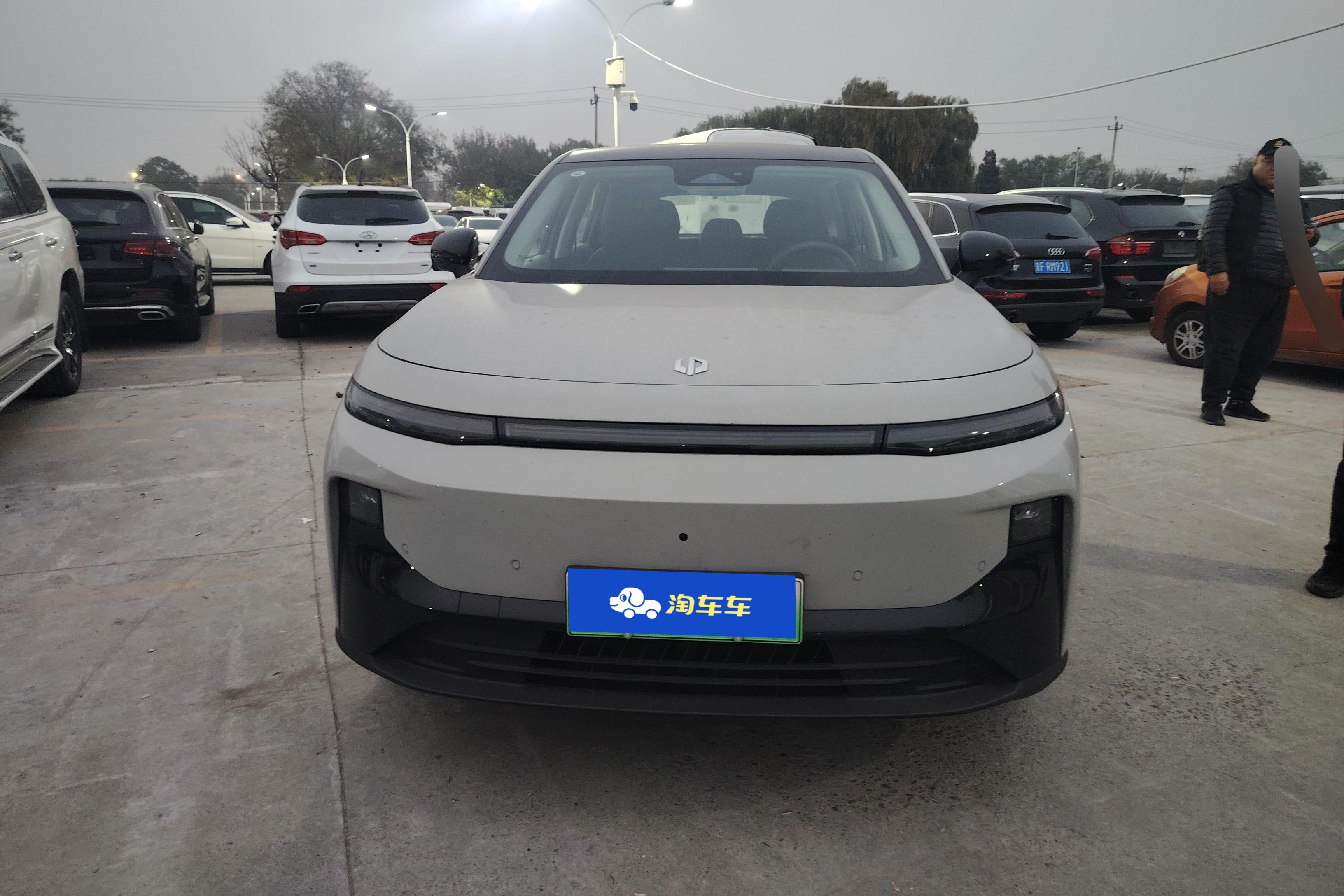 零跑汽车 零跑B10 2025 汽车图片 #4