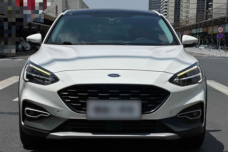 Ford Focus Active 2021 car image #4