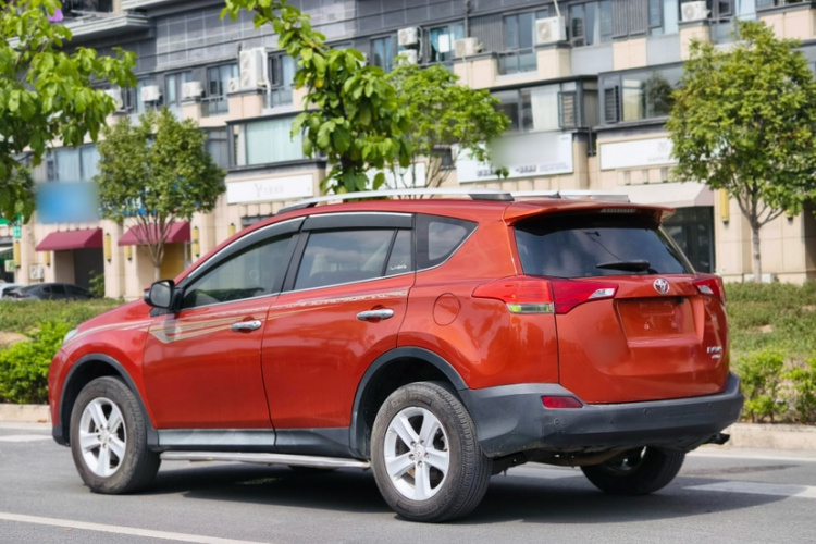 Toyota RAV4 (Imported) 2014 immagine di auto #4