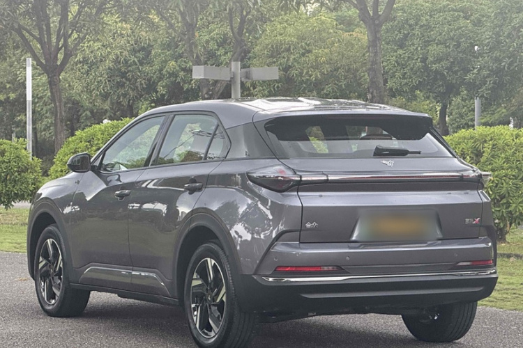 哪吒汽车 哪吒X 2024 #4 哪吒汽车 哪吒X 2024 汽车图片 #4