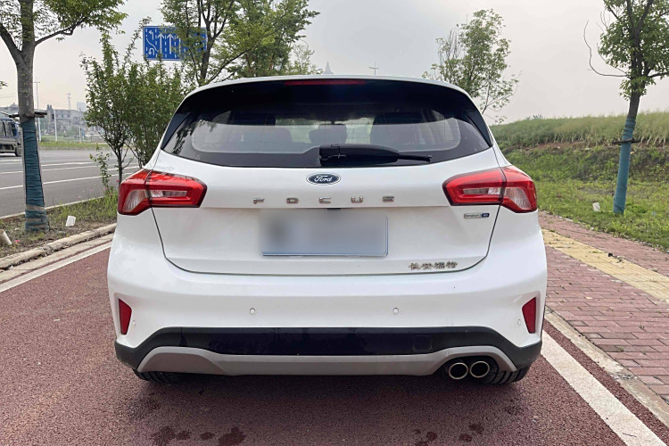 Ford Focus Active 2021 car image #4