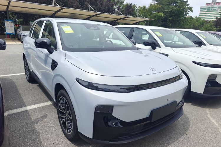 零跑汽车 零跑B10 2025 汽车图片 #4