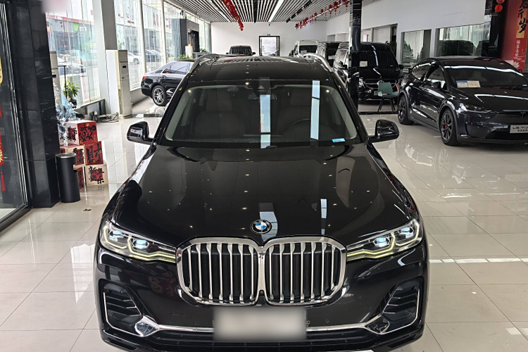 BMW X7 M60i 2022 #4 BMW X7 M60i 2022 car image #4
