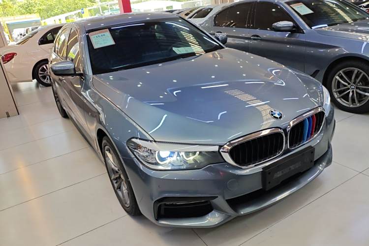 BMW 5 Series (Imported) 2018 #4 BMW 5 Series (Imported) 2018 car image #4
