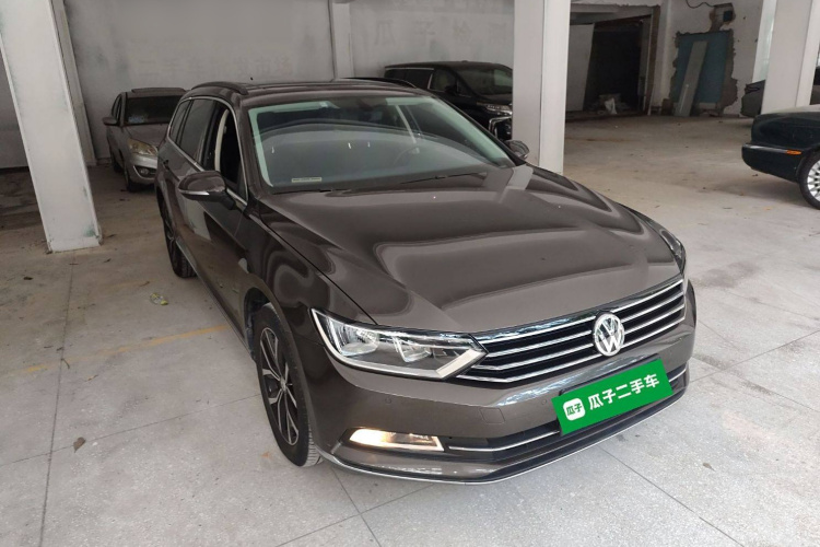 Volkswagen Passat Variant 2018 immagine di auto #4