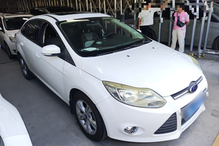 Ford Focus (Imported) 2014 car image #4