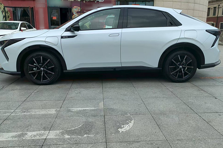 Honda e:NS2 2025 car image #4