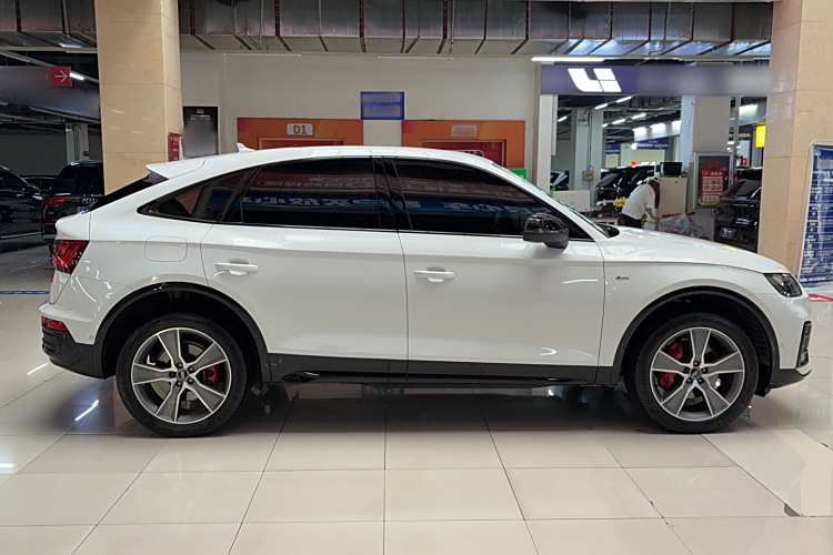 Audi Q5L Sportback 2024 car image #4