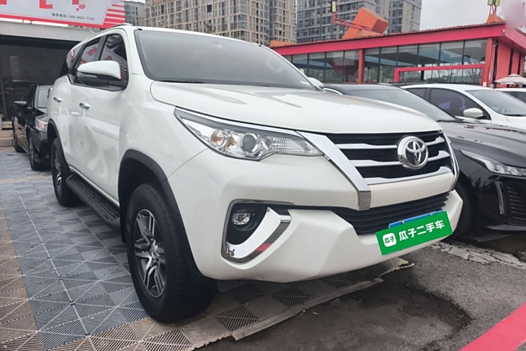 Toyota Fortuner 2018 #4 Toyota Fortuner 2018 immagine di auto #4