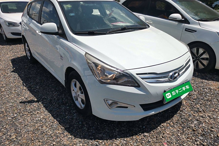 Hyundai Reina Hatchback 2015 car image #4