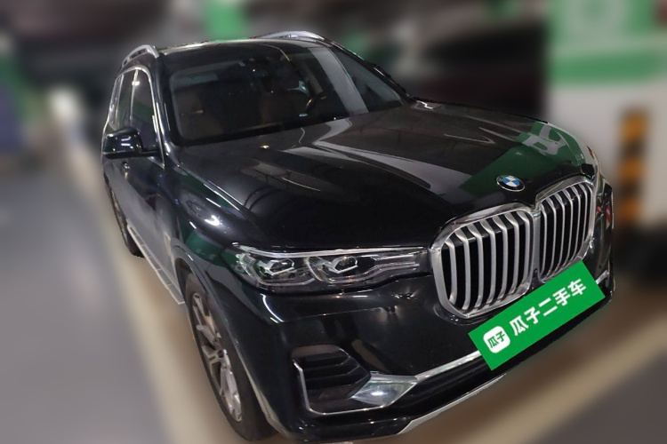 BMW X7 M60i 2021 car image #4