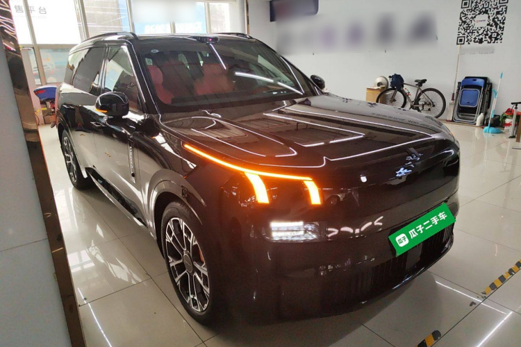 Lynk & Co 900 2025 car image #4