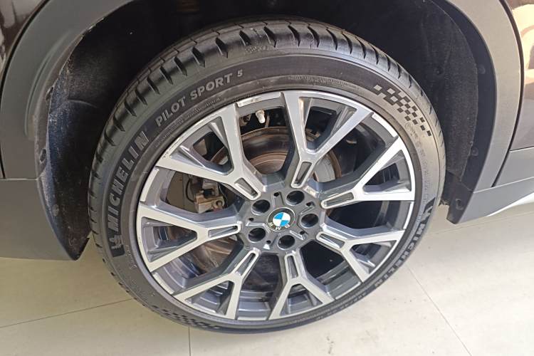 BMW X1 M35Li 2019 car image #4