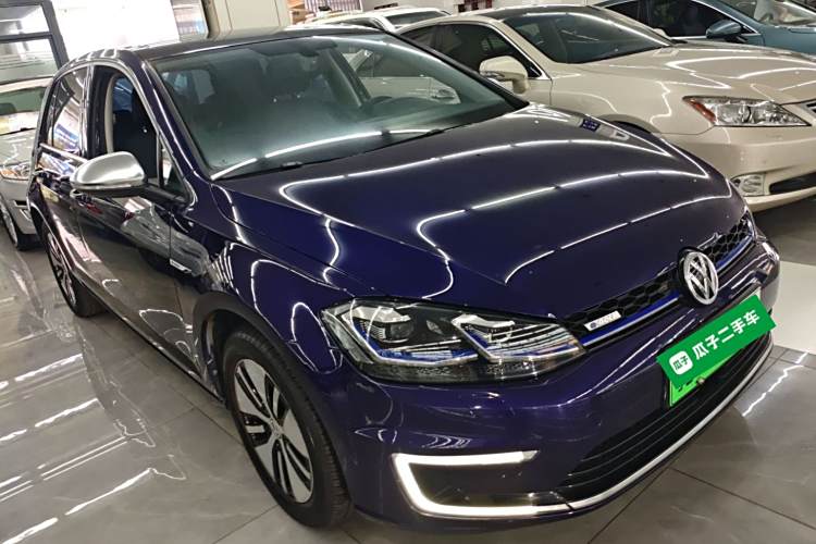 Volkswagen Golf Pure Electric 2020 image de voiture #4