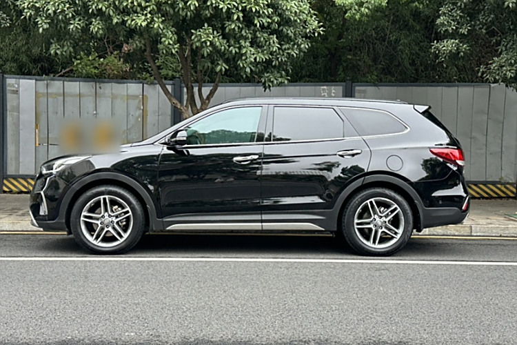 Hyundai Grand Santa Fe 2017 #4 Hyundai Grand Santa Fe 2017 car image #4