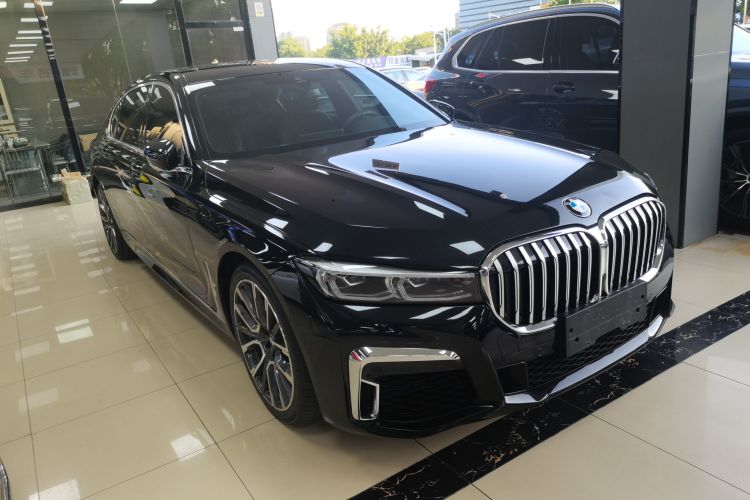 BMW M760Le 2022 #4 BMW M760Le 2022 car image #4