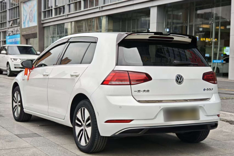 Volkswagen Golf Pure Electric 2021 car image #4