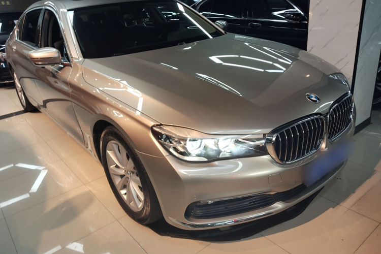 BMW M760Le 2017 #4 BMW M760Le 2017 car image #4