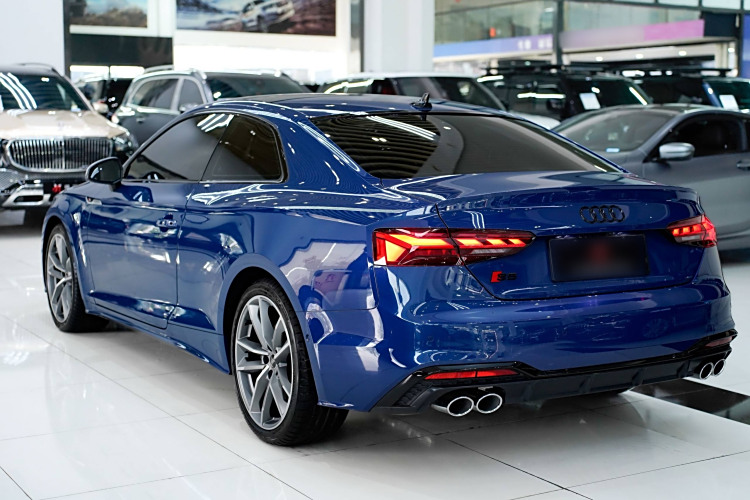 Audi S5 2023 car image #4