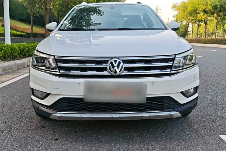 Volkswagen Cross Lavida 2016 immagine di auto #4