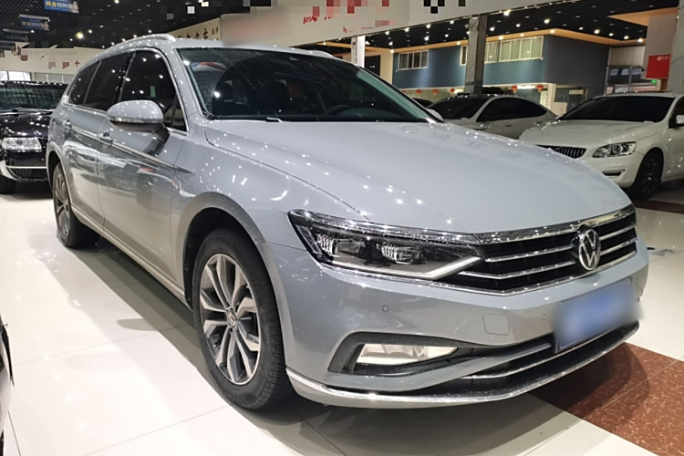 Volkswagen Passat Variant 2023 imagem de carro #4