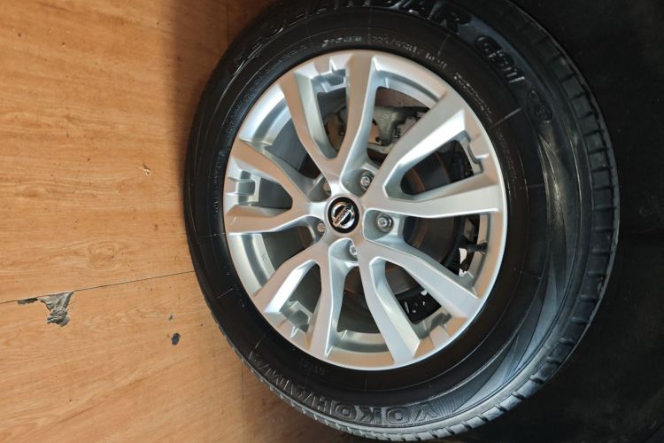 Nissan X-Trail 2019 immagine di auto #4