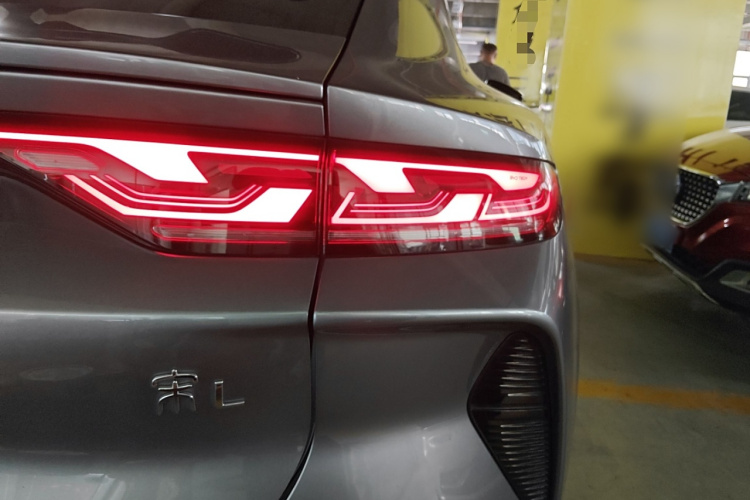 BYD SongL EV 2024 #4 BYD SongL EV 2024 car image #4