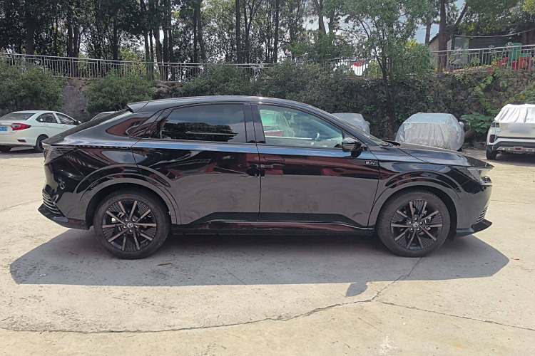 Honda e:NP2 2025 #4 Honda e:NP2 2025 car image #4