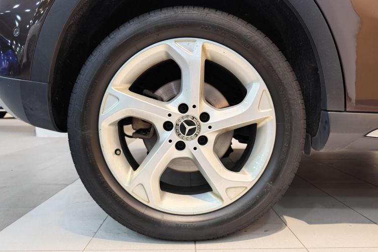 Mercedes-Benz GLA Class 2018 immagine di auto #4