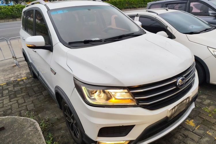 SWM斯威汽车 SWM斯威大虎 2017 #4 SWM斯威汽车 SWM斯威大虎 2017 汽车图片 #4