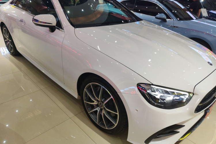 Mercedes-Benz E Class (Imported) 2021 immagine di auto #4