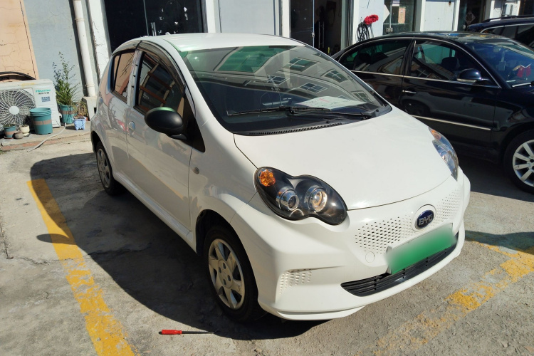 BYD e1 2021 car image #4