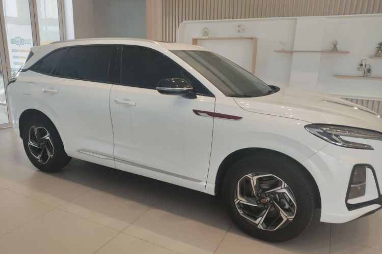 HongQi HS3 2024 #4 HongQi HS3 2024 car image #4