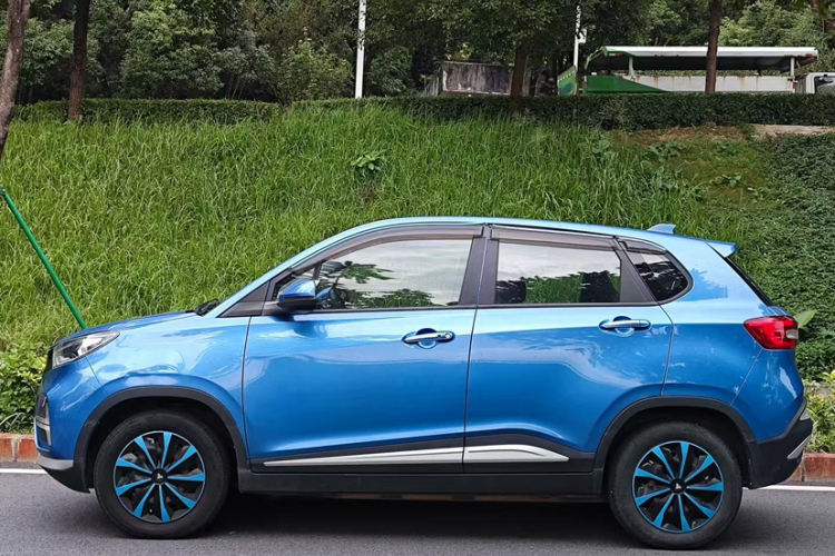 哪吒汽车 哪吒N01 2020 #4 哪吒汽车 哪吒N01 2020 汽车图片 #4