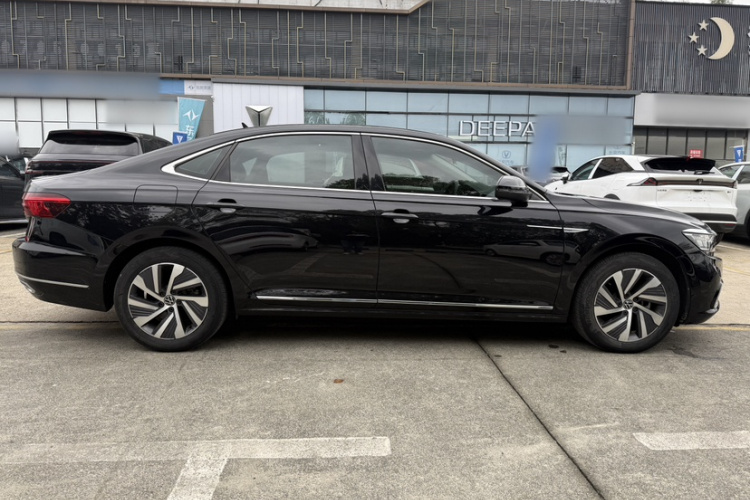 Volkswagen Passat New Energy 2021 immagine di auto #4